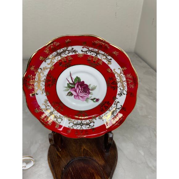 Royal Standard Fine Bone China Teacup and Saucer Red, Gold & White - Picture 4 of 10